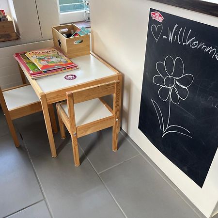 Gemuetliche Wohnung Mitten In Esens Buitenkant foto