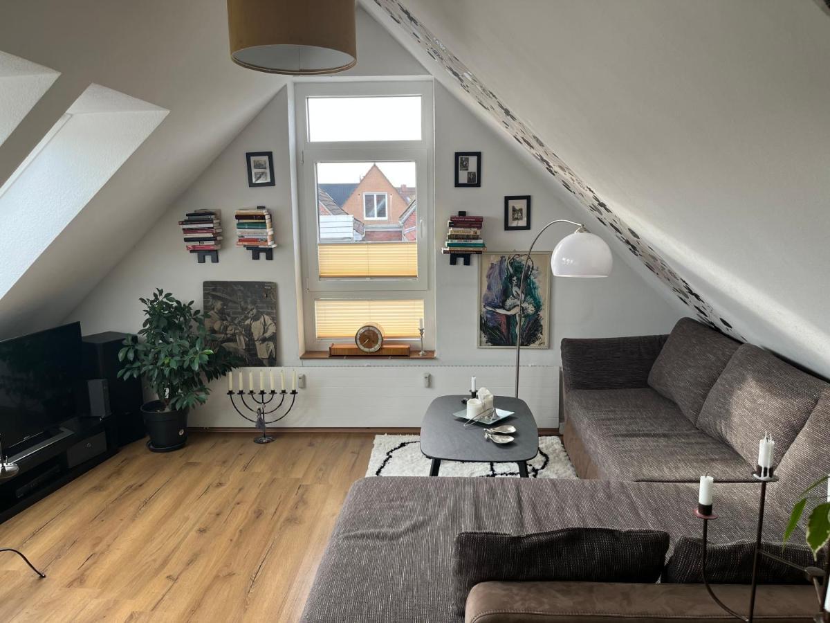 Gemuetliche Wohnung Mitten In Esens Buitenkant foto