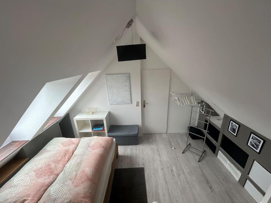 Gemuetliche Wohnung Mitten In Esens Buitenkant foto