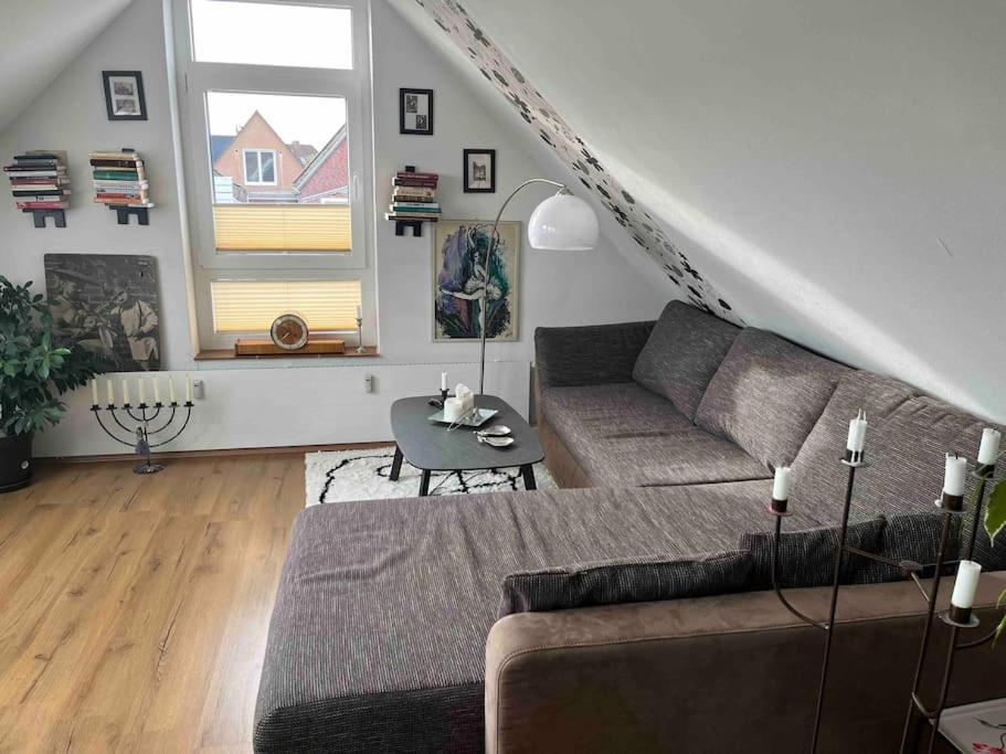 Gemuetliche Wohnung Mitten In Esens Buitenkant foto