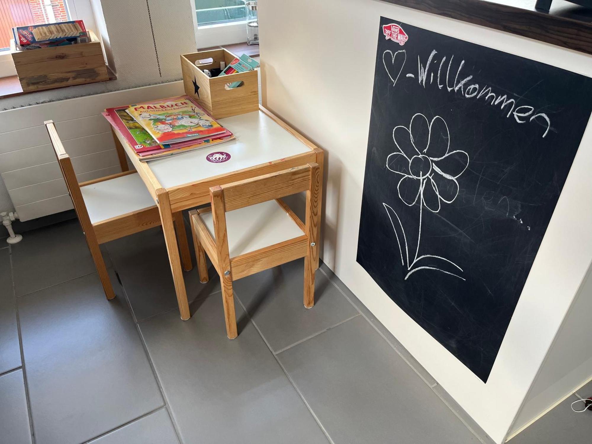 Gemuetliche Wohnung Mitten In Esens Buitenkant foto